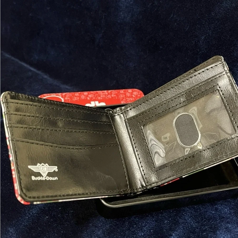 NIB Buckle Down Men's Wallet Star Wars Theme - Chewbacca Yoda C-3PO R2D2 Vader